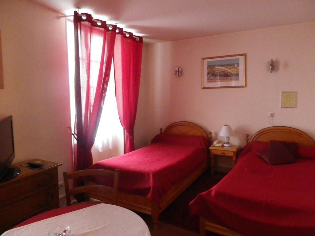 Hostellerie De La Poste Кламсі Номер фото